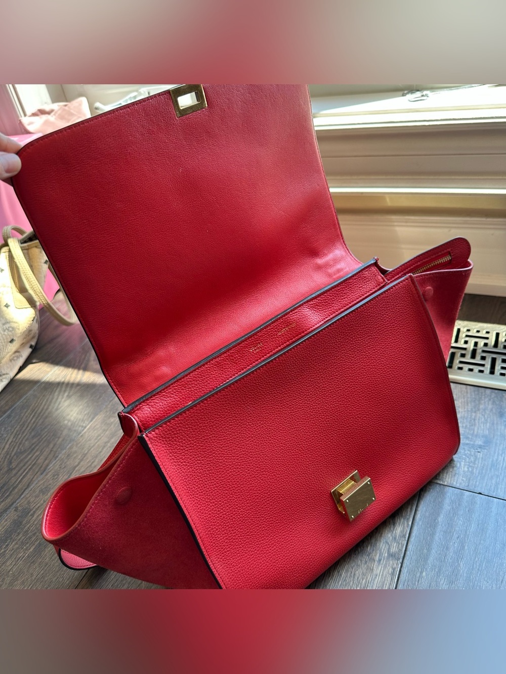 CELINE Red Grained Leather And Suede Medium Trapeze Bag - Picture 2 of 16
